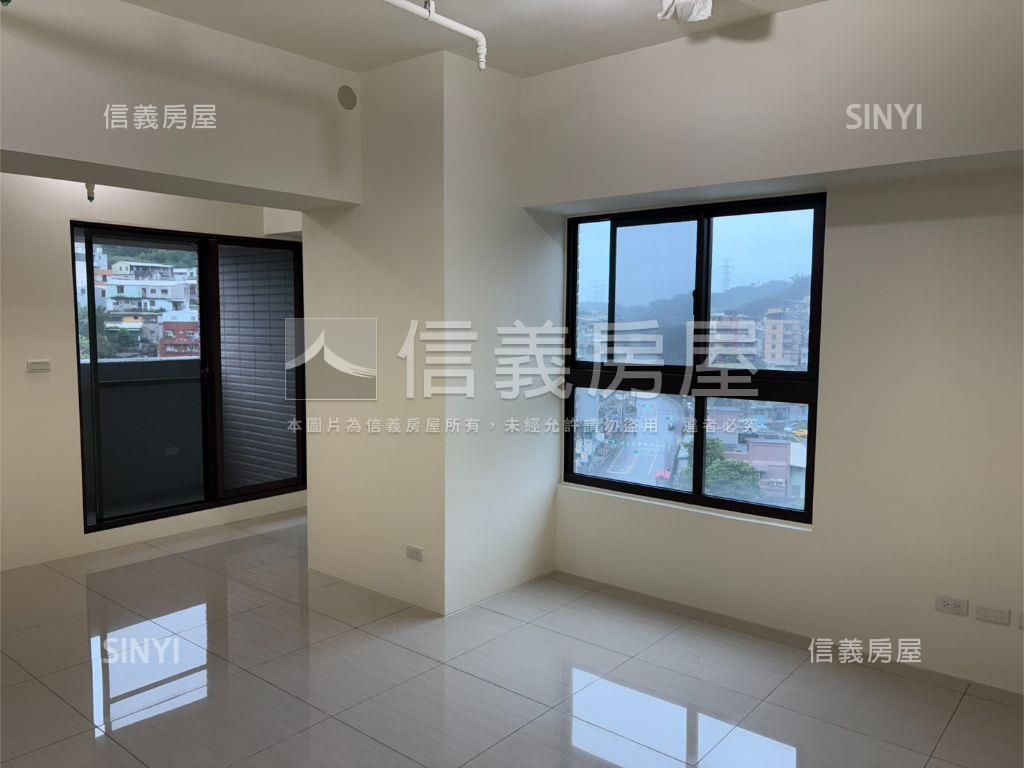 直面基隆港約５２坪大空間房屋室內格局與周邊環境