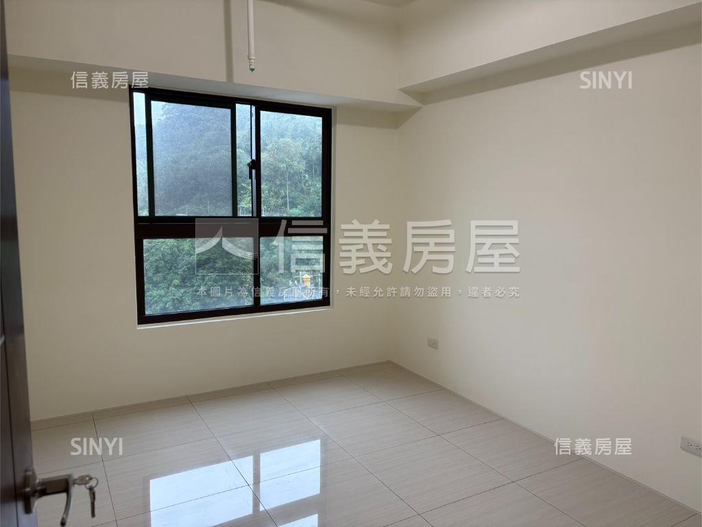 直面基隆港約５２坪大空間房屋室內格局與周邊環境