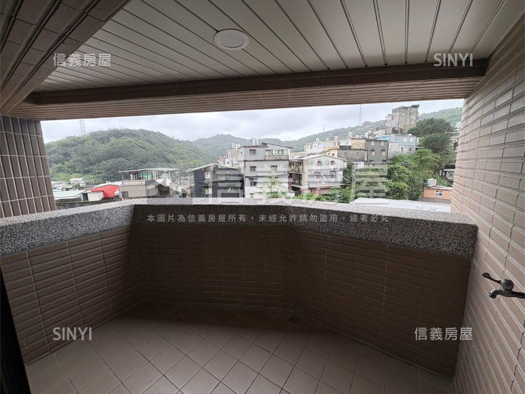 直面基隆港約５２坪大空間房屋室內格局與周邊環境