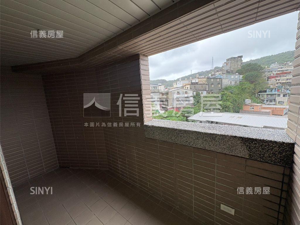 直面基隆港約５２坪大空間房屋室內格局與周邊環境