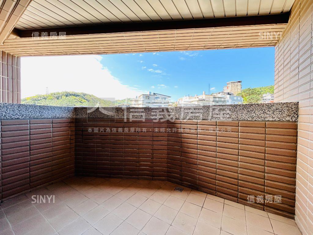 直面基隆港約５２坪大空間房屋室內格局與周邊環境