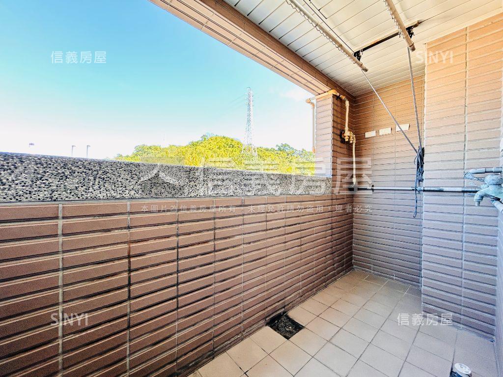 直面基隆港約５２坪大空間房屋室內格局與周邊環境