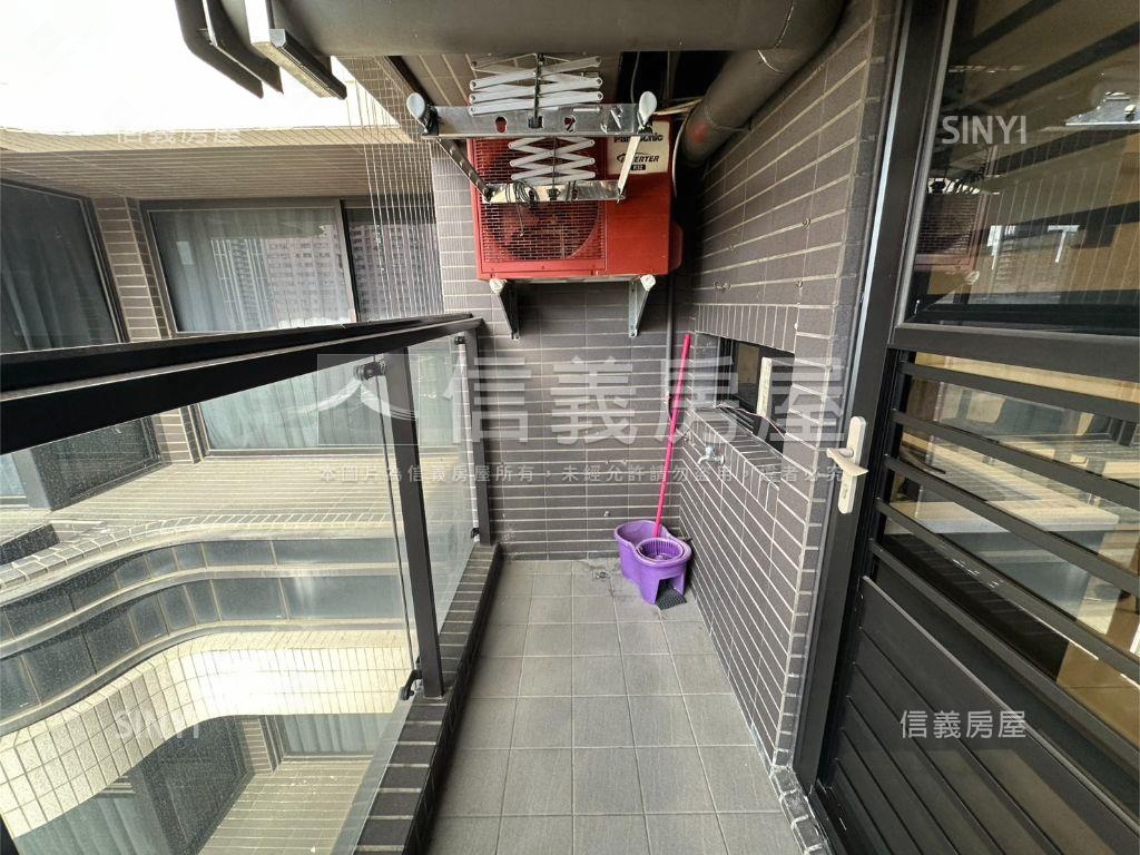 文山特區六年三房車位房屋室內格局與周邊環境