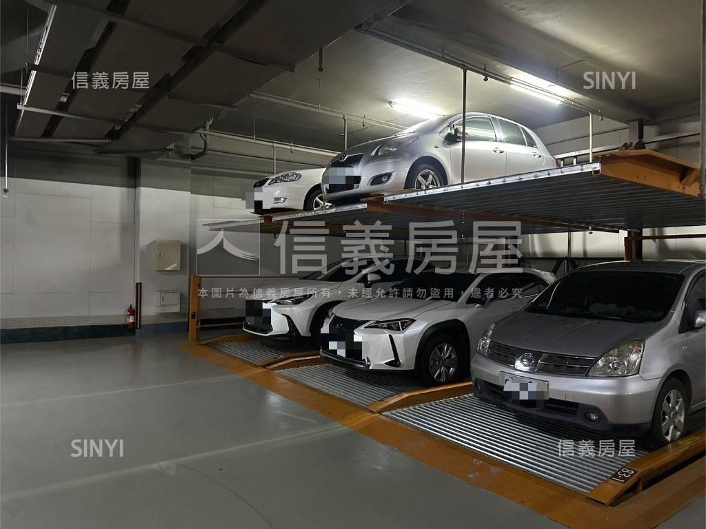 文山特區六年三房車位房屋室內格局與周邊環境