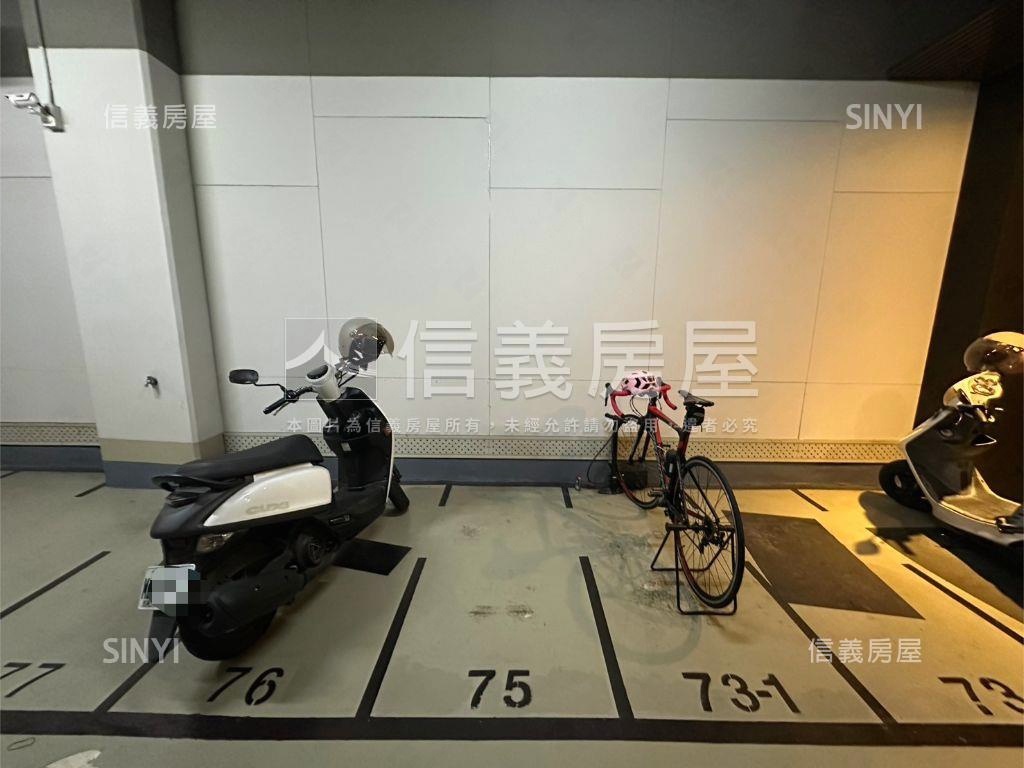 文山特區六年三房車位房屋室內格局與周邊環境