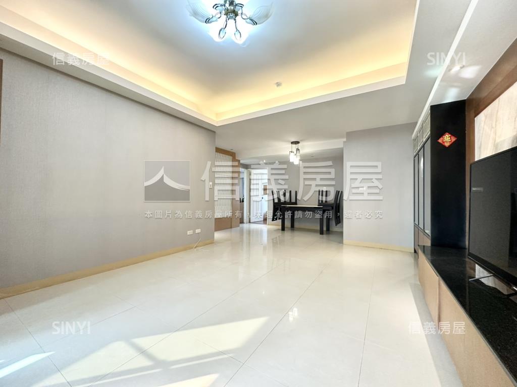 歐夏蕾陽台進出四房平車房屋室內格局與周邊環境