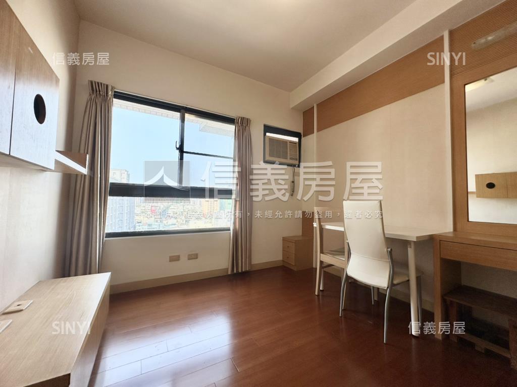 歐夏蕾陽台進出四房平車房屋室內格局與周邊環境