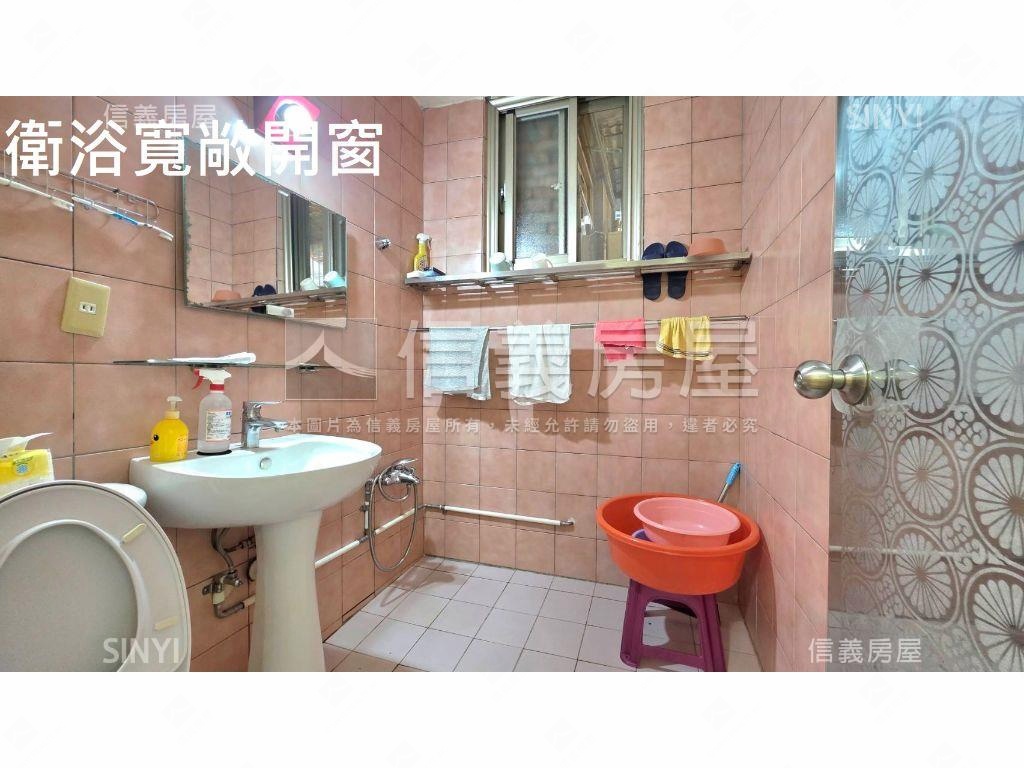 近中山國中捷運站黃金三樓房屋室內格局與周邊環境