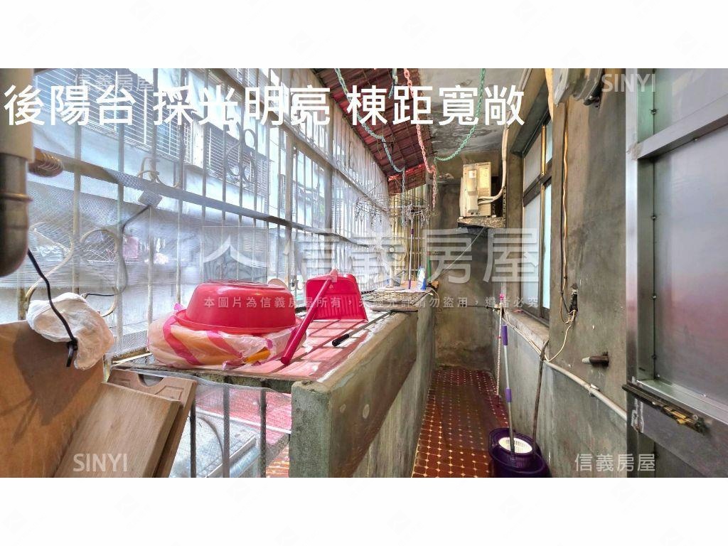 近中山國中捷運站黃金三樓房屋室內格局與周邊環境