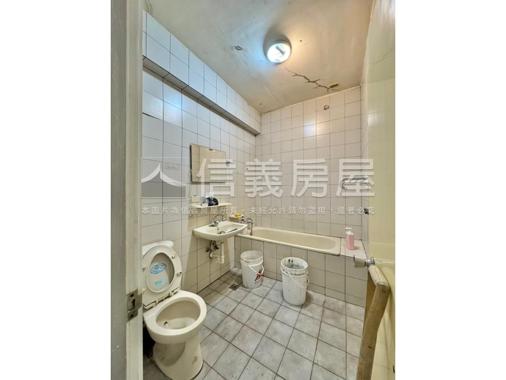 正進化路正四樓透店房屋室內格局與周邊環境