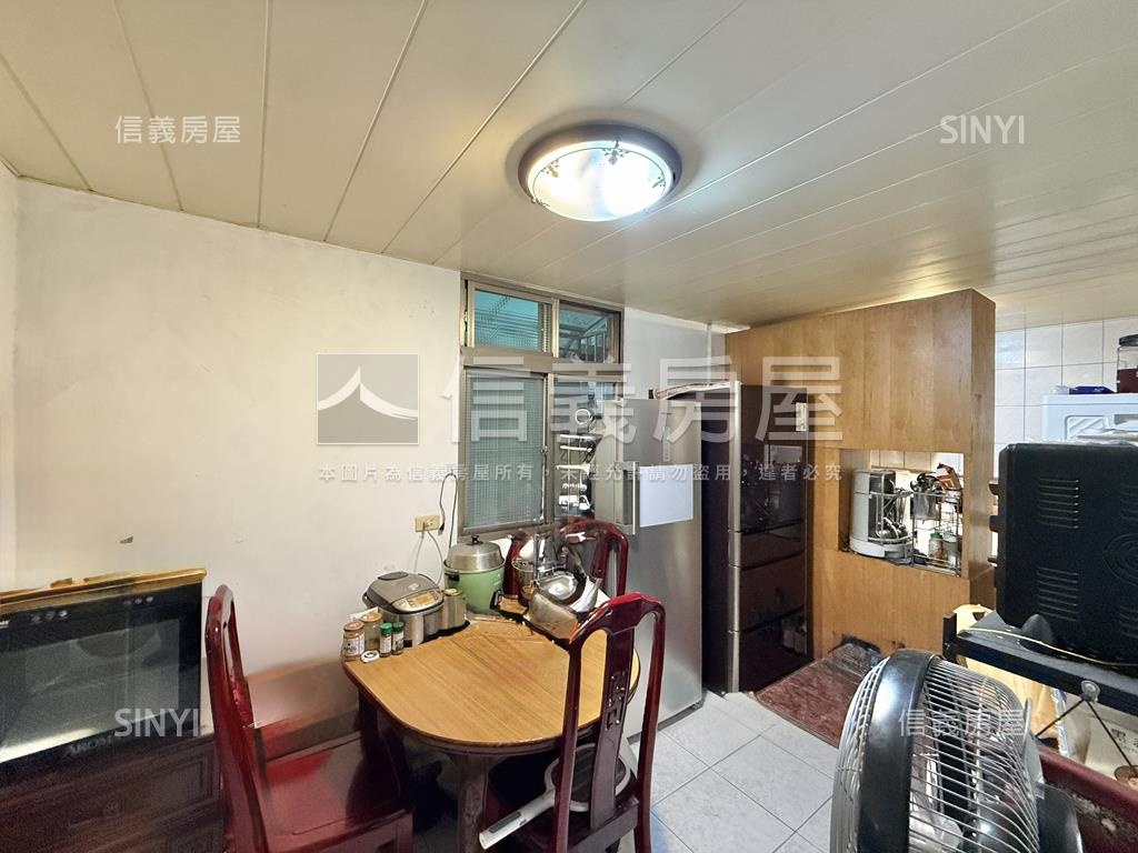 東湖捷運生活圈美寓２樓房屋室內格局與周邊環境