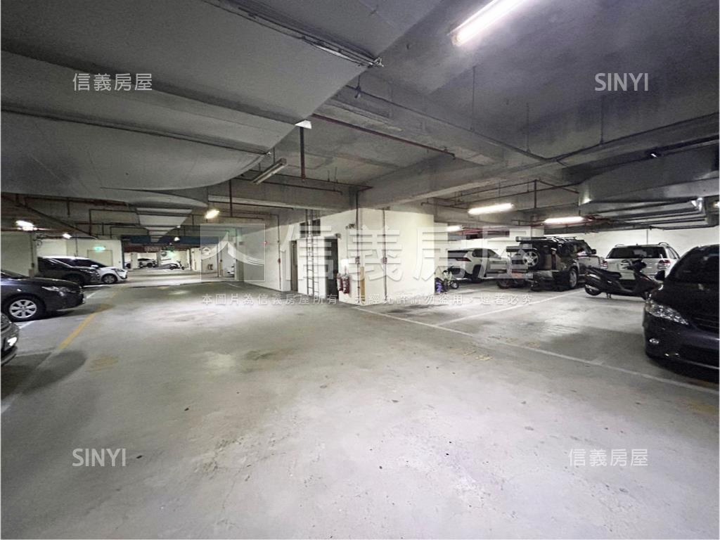 心中市˙高樓邊間３房車位房屋室內格局與周邊環境