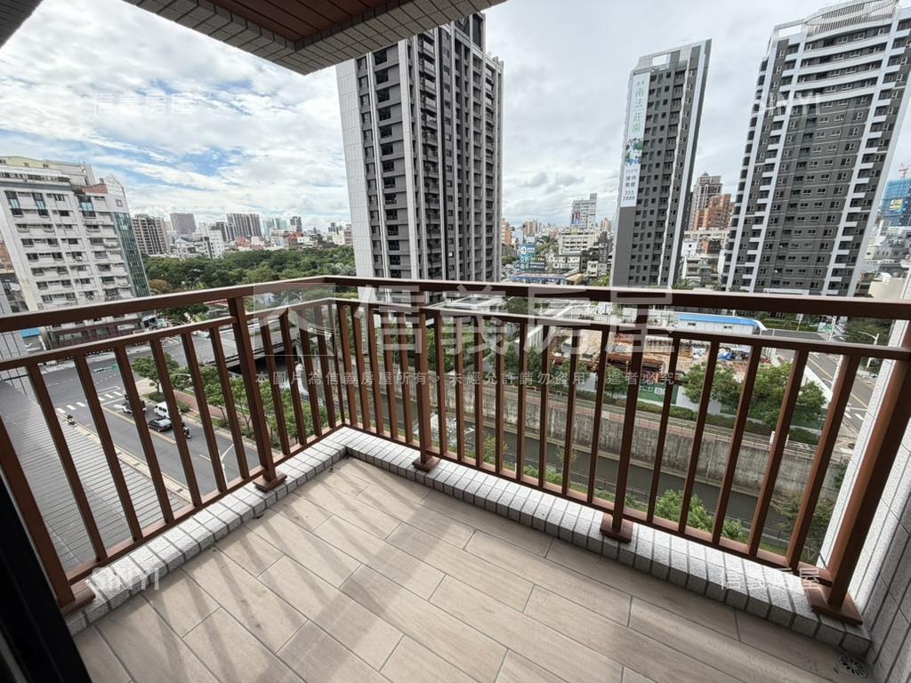 亞昕一見邊間溪景三房車位房屋室內格局與周邊環境