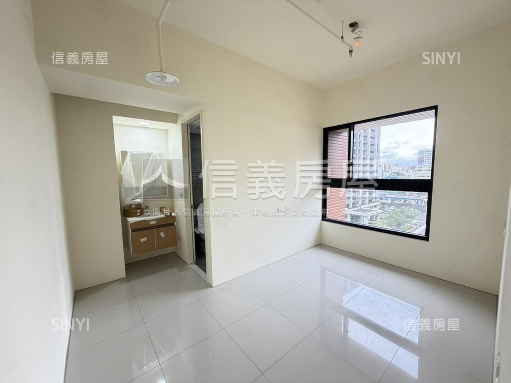 亞昕一見邊間溪景三房車位房屋室內格局與周邊環境