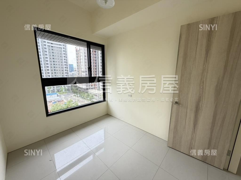 亞昕一見邊間溪景三房車位房屋室內格局與周邊環境