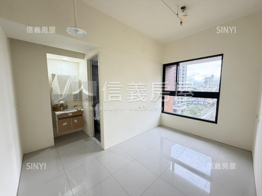 亞昕一見邊間溪景三房車位房屋室內格局與周邊環境