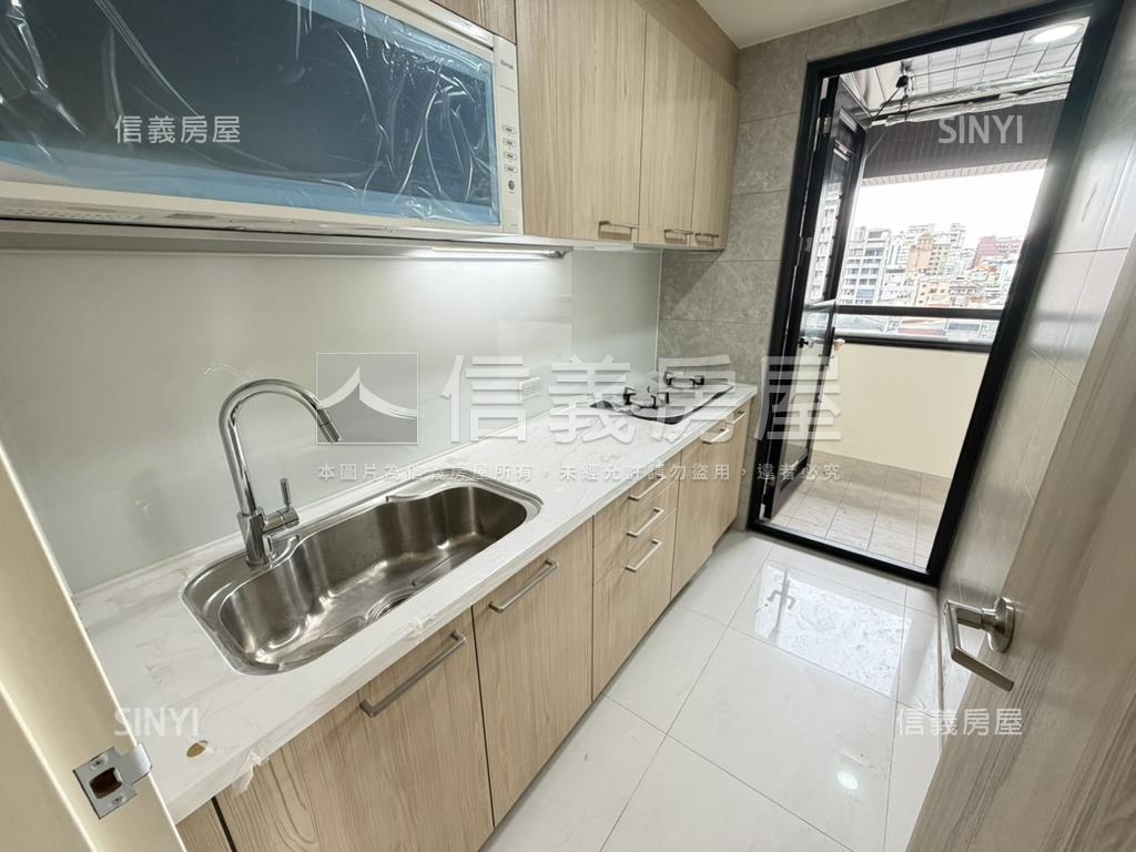 亞昕一見邊間溪景三房車位房屋室內格局與周邊環境