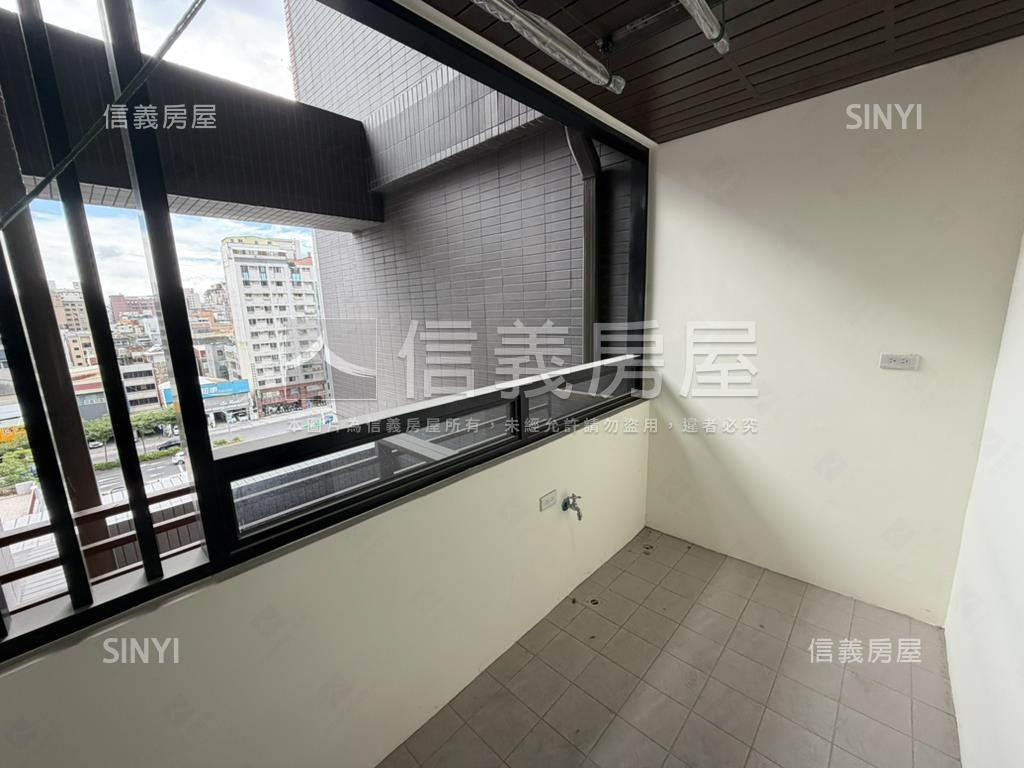 亞昕一見邊間溪景三房車位房屋室內格局與周邊環境