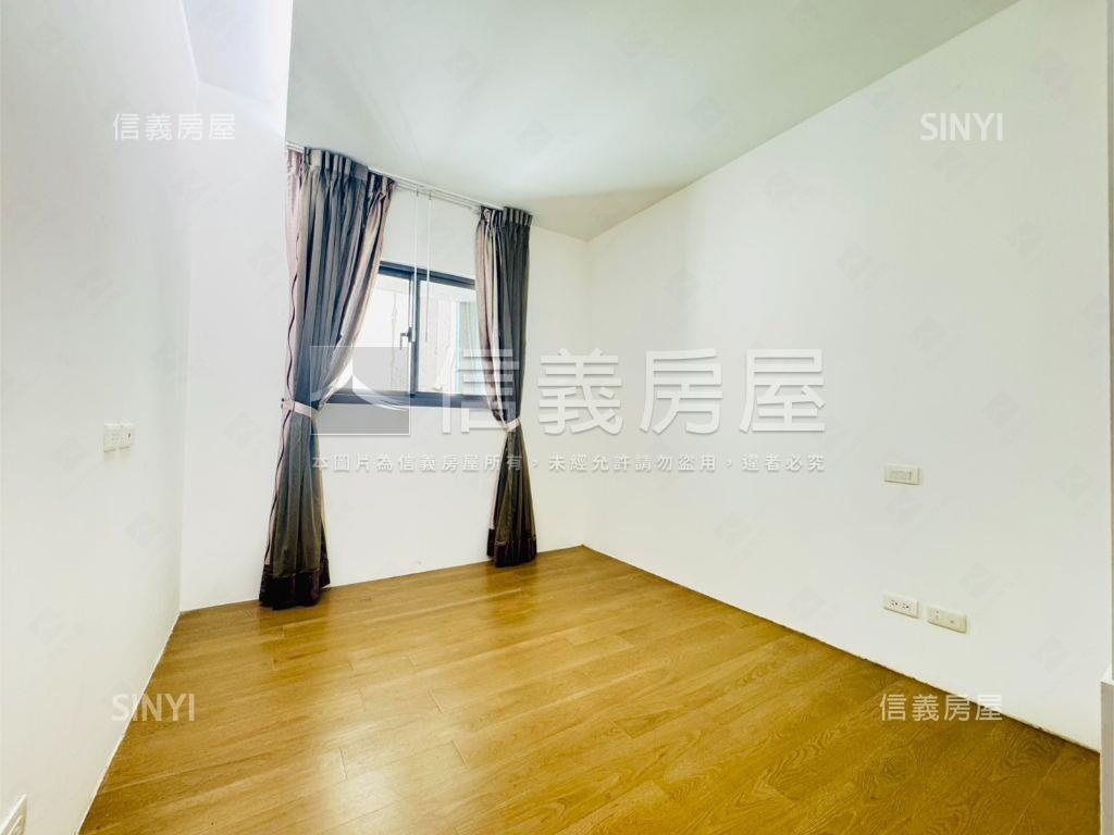 交通強低公設㊣電梯３房房屋室內格局與周邊環境