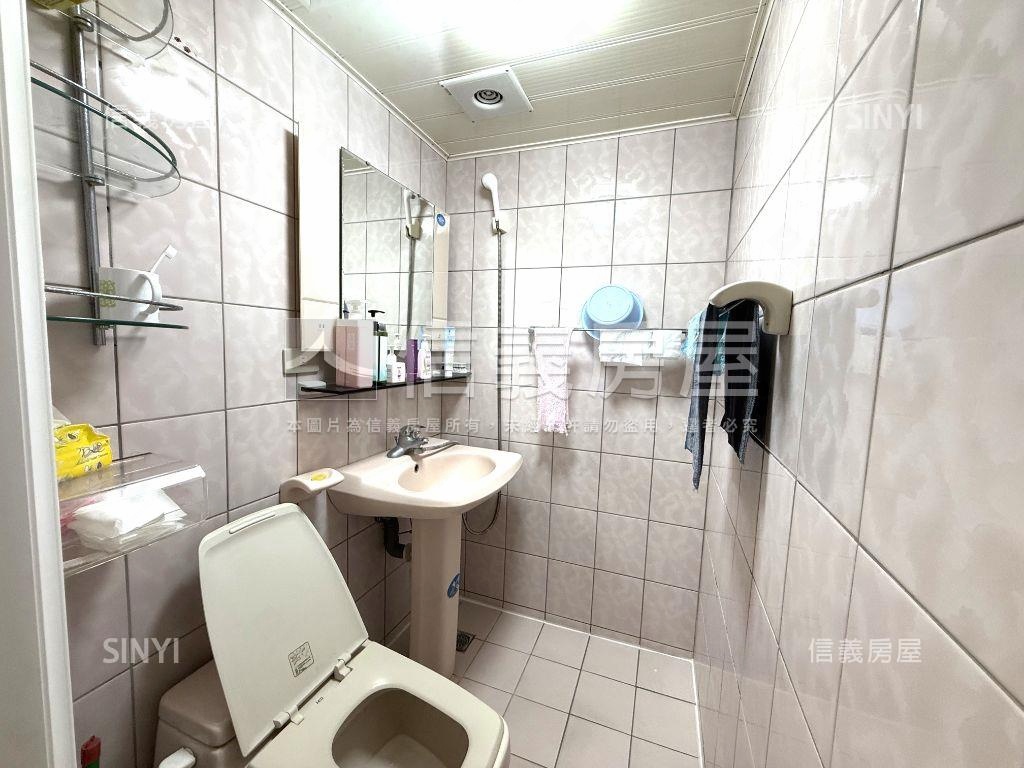 酷青島花園麗晶３房車位房屋室內格局與周邊環境