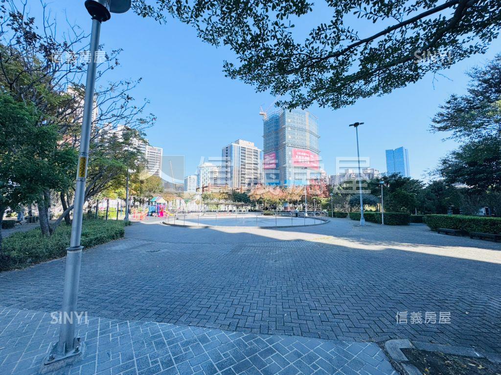 森中央稀有頂樓露臺戶房屋室內格局與周邊環境