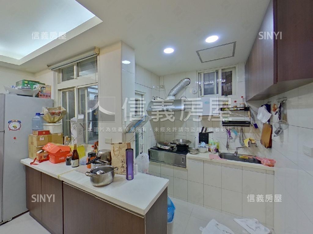 雙捷運站的邊間溫馨美寓房屋室內格局與周邊環境