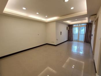 雙捷運站的邊間溫馨美寓