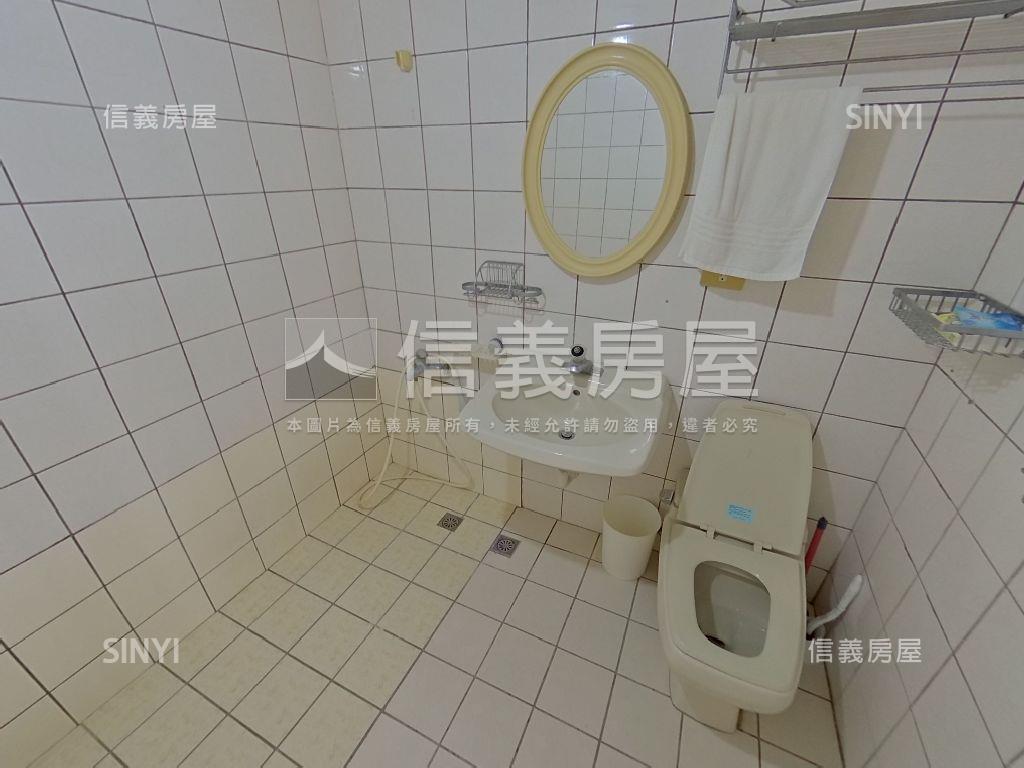 舒適高樓附平面車位房屋室內格局與周邊環境