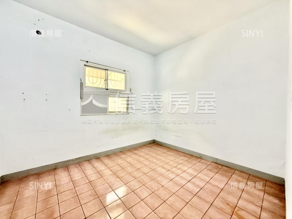 大橋二街邊間車墅房屋室內格局與周邊環境