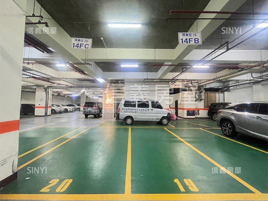 ★華爾街企業捷運商辦平車房屋室內格局與周邊環境