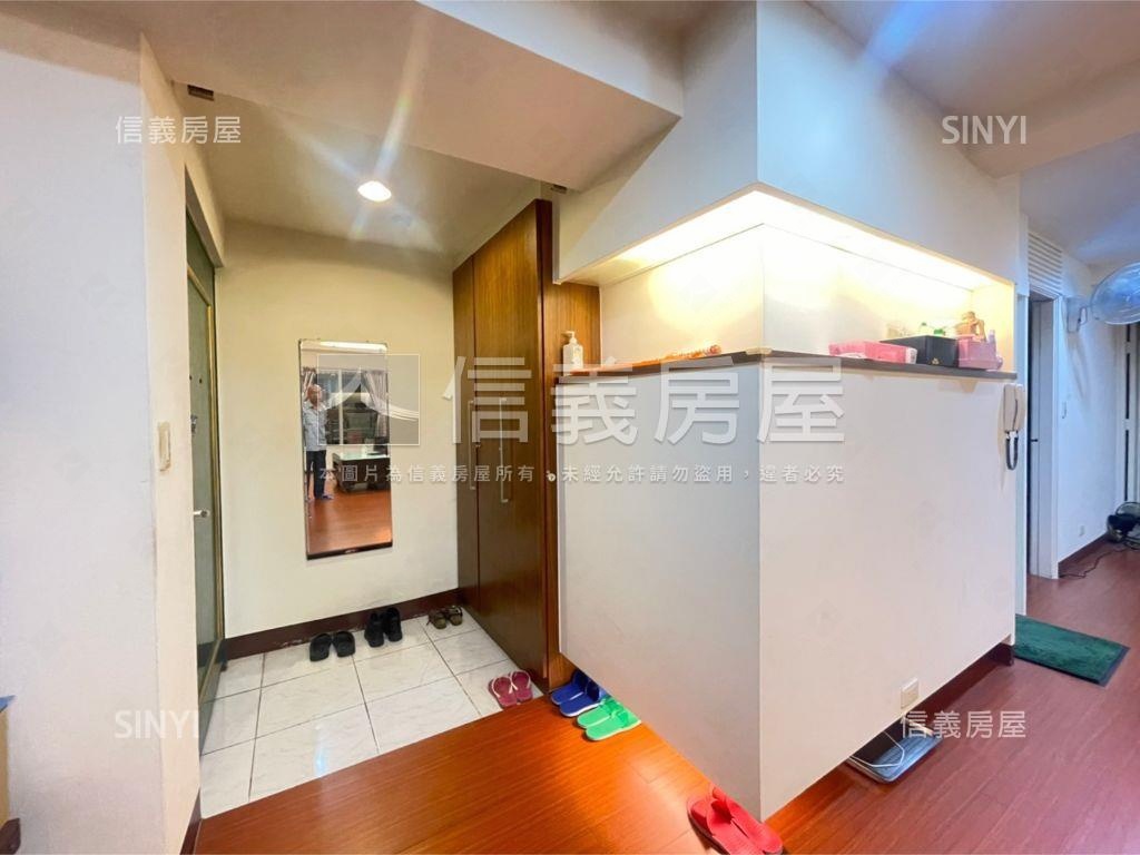 捷運沿線龍觀天下四房車位房屋室內格局與周邊環境