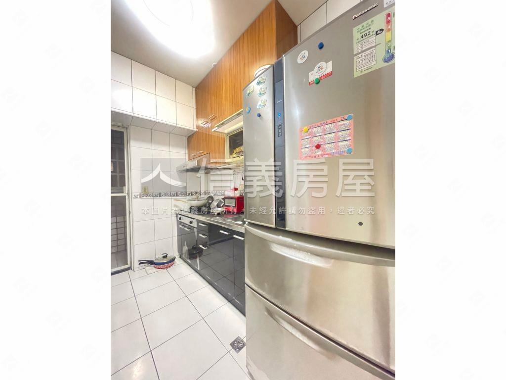 捷運沿線龍觀天下四房車位房屋室內格局與周邊環境