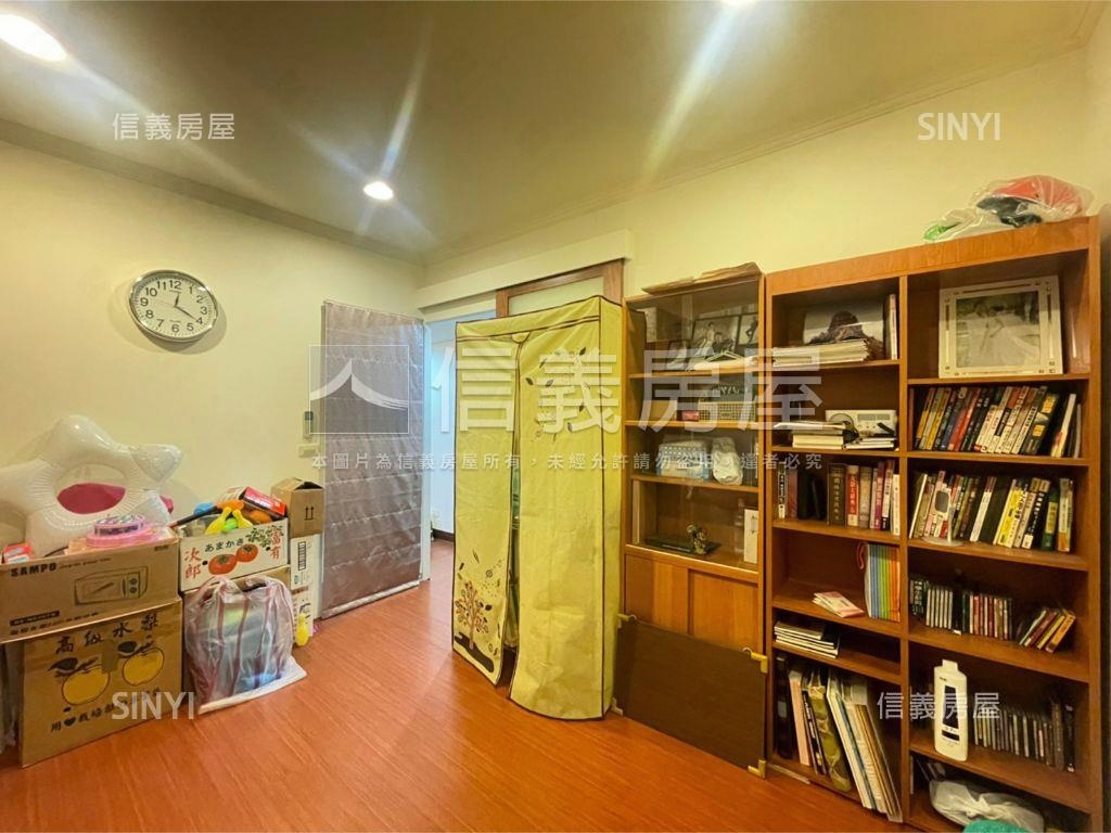 捷運沿線龍觀天下四房車位房屋室內格局與周邊環境