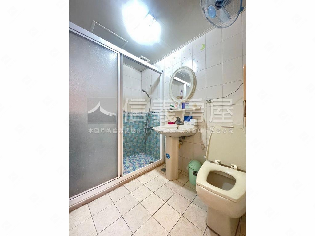 捷運沿線龍觀天下四房車位房屋室內格局與周邊環境