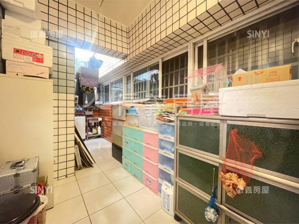 捷運沿線龍觀天下四房車位房屋室內格局與周邊環境