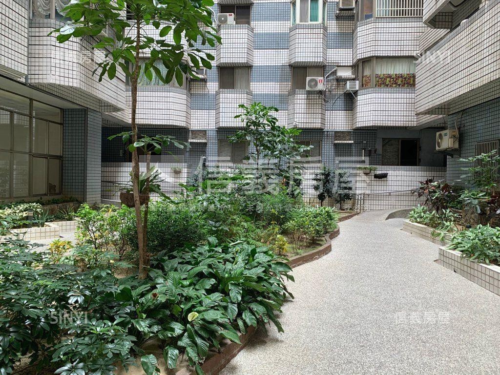 捷運沿線龍觀天下四房車位房屋室內格局與周邊環境