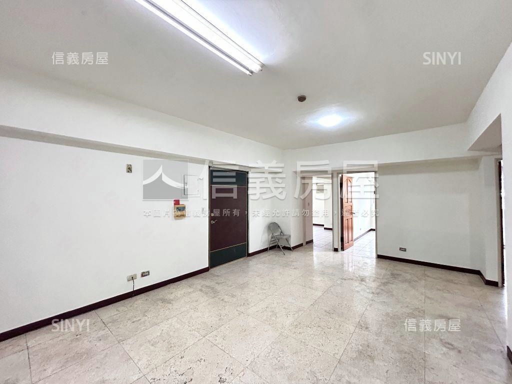 正公益路｜大四房平面車位房屋室內格局與周邊環境