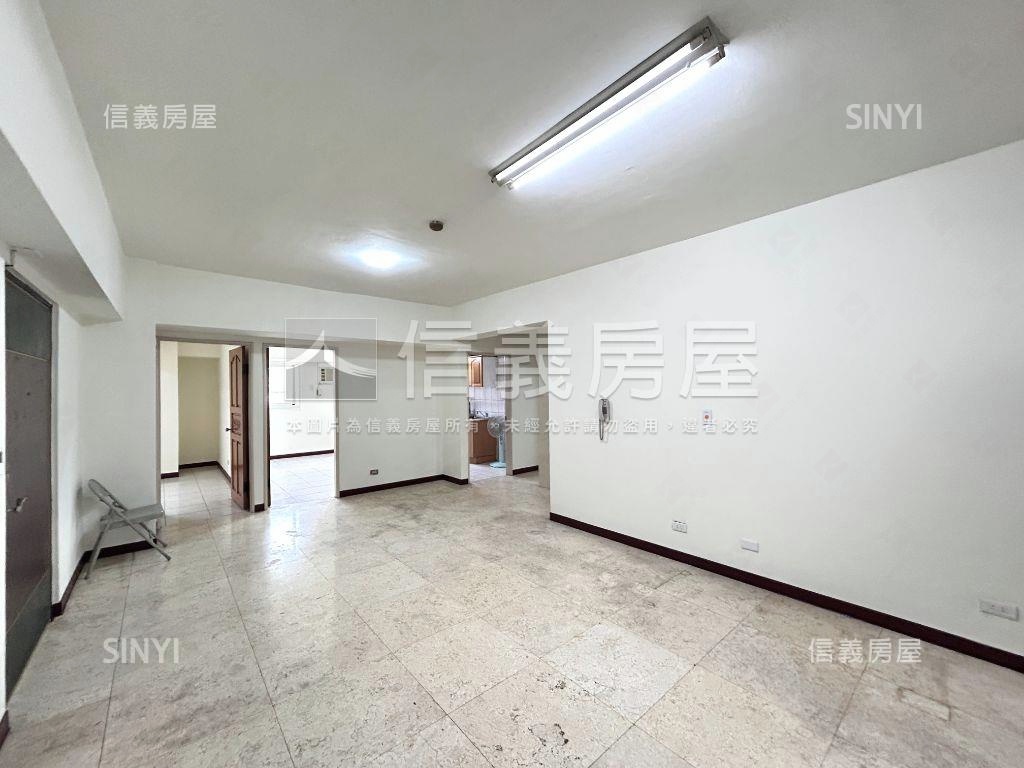 正公益路｜大四房平面車位房屋室內格局與周邊環境