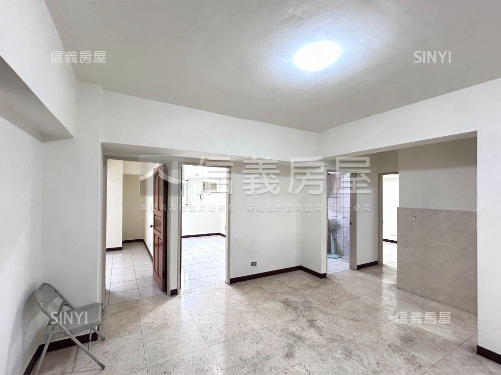 正公益路｜大四房平面車位房屋室內格局與周邊環境