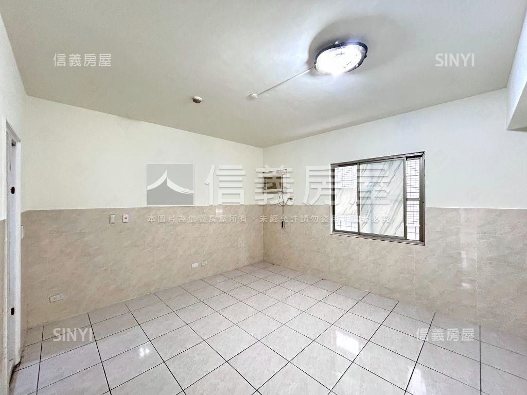 正公益路｜大四房平面車位房屋室內格局與周邊環境