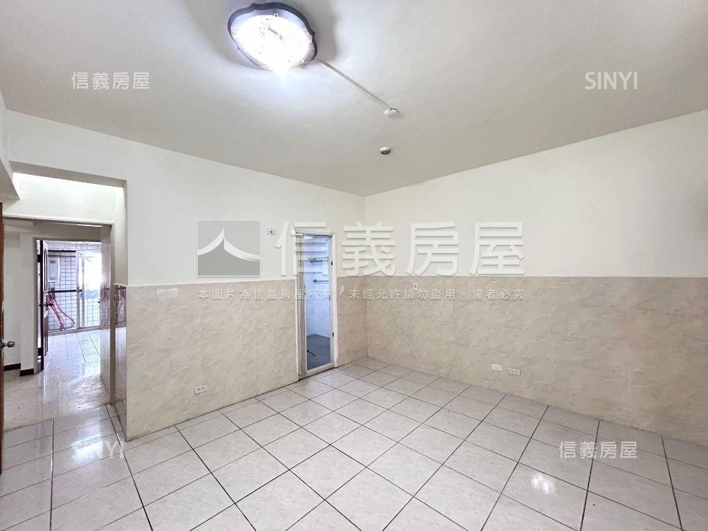 正公益路｜大四房平面車位房屋室內格局與周邊環境