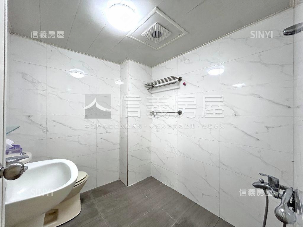 正公益路｜大四房平面車位房屋室內格局與周邊環境