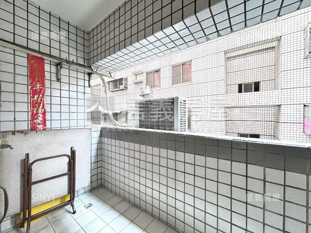 正公益路｜大四房平面車位房屋室內格局與周邊環境