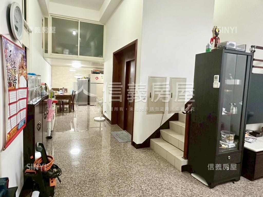 鶯歌尖山★電梯透天房屋室內格局與周邊環境