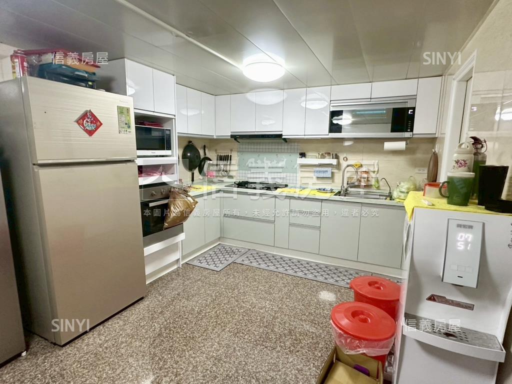 鶯歌尖山★電梯透天房屋室內格局與周邊環境