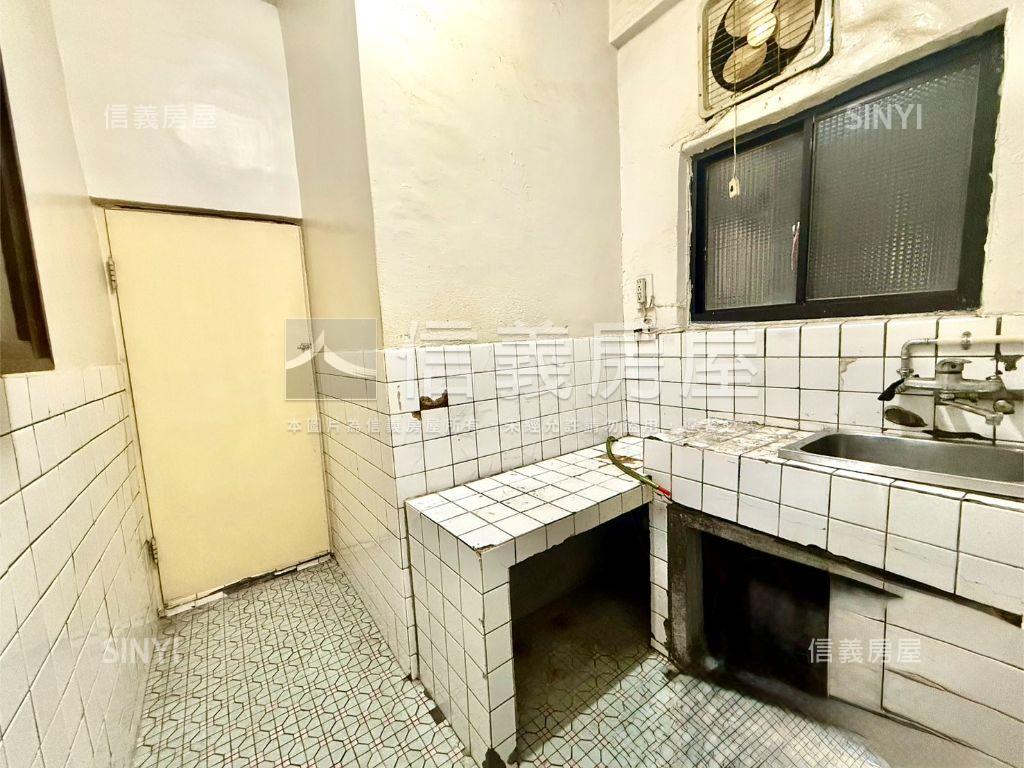 萬大美寓近捷運二樓房屋室內格局與周邊環境