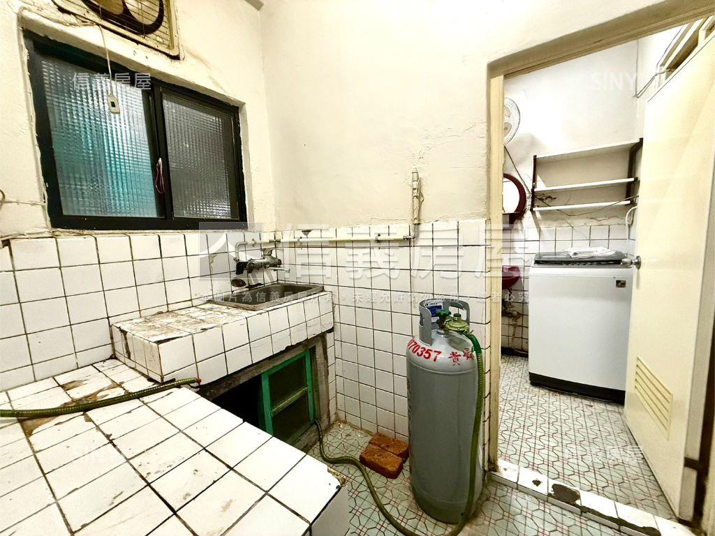 萬大美寓近捷運二樓房屋室內格局與周邊環境