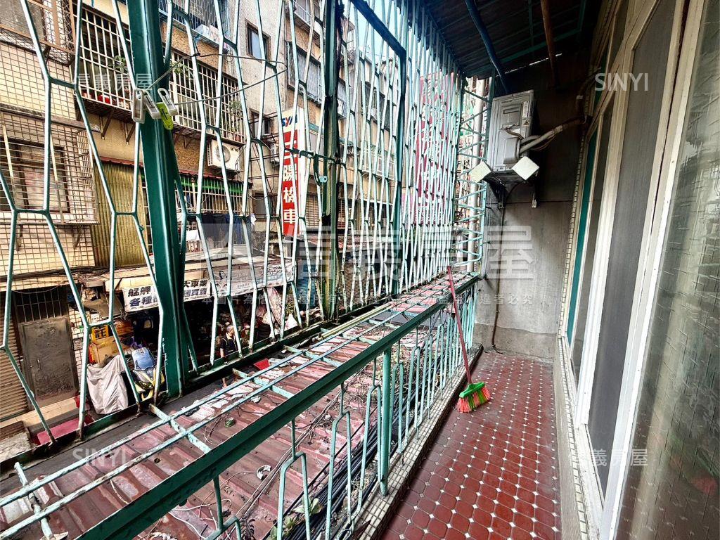 萬大美寓近捷運二樓房屋室內格局與周邊環境