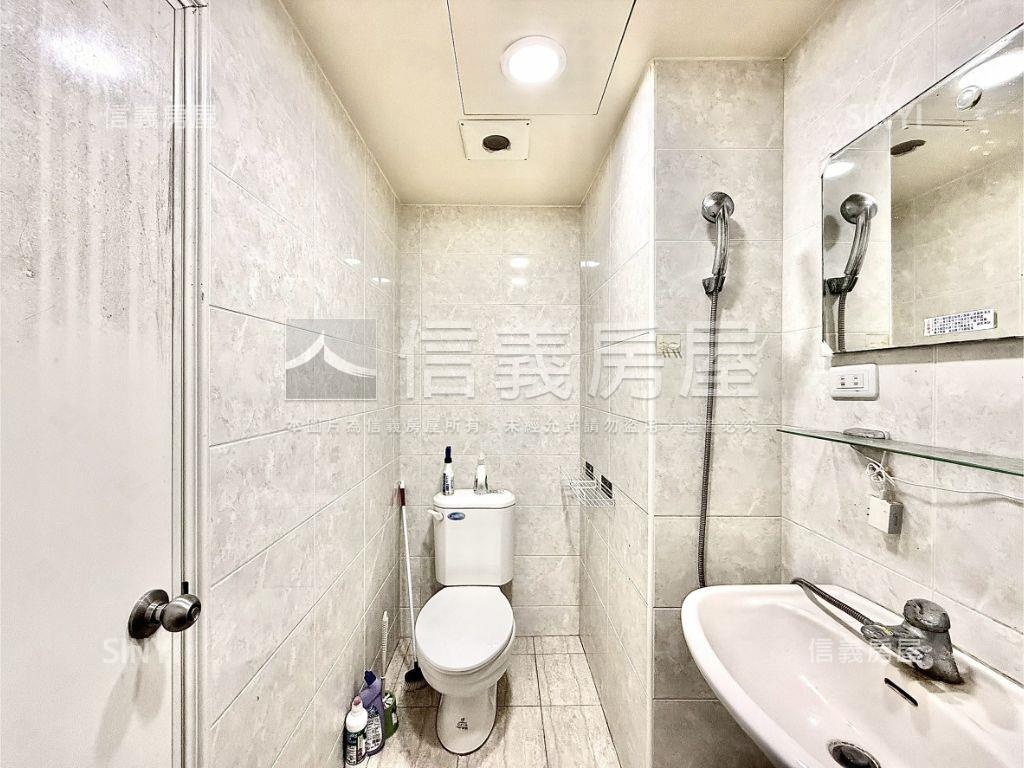 松竹站雙鐵共構採光三房房屋室內格局與周邊環境