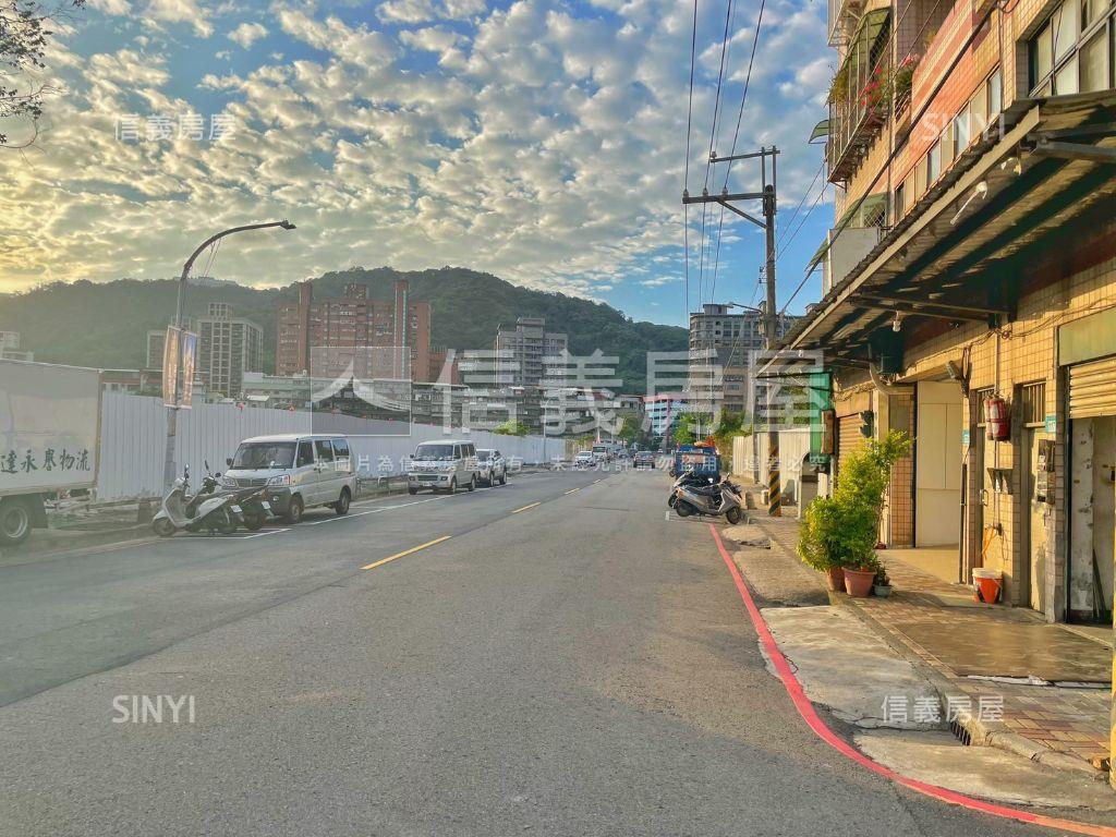 泰山透天ＡＢ房屋室內格局與周邊環境